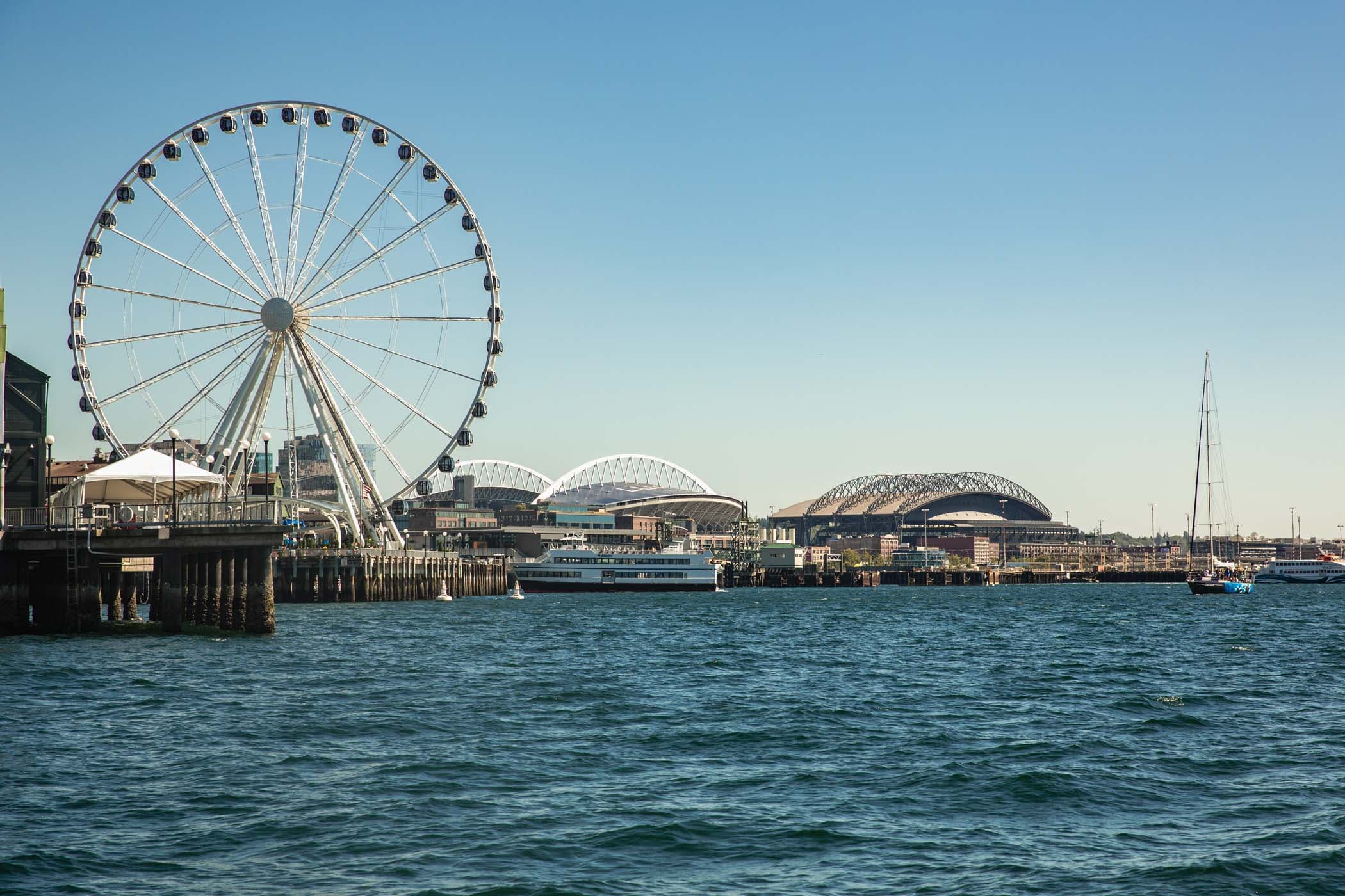 A large ferris wheel in Seattle on the boardwalk