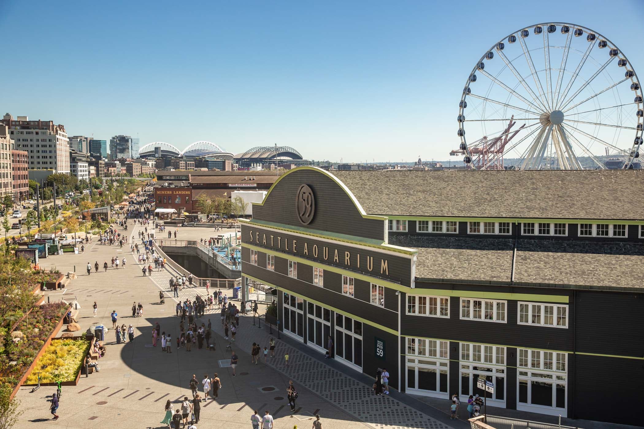 A view of Waterfront park and aquarium in Seattle, Washington