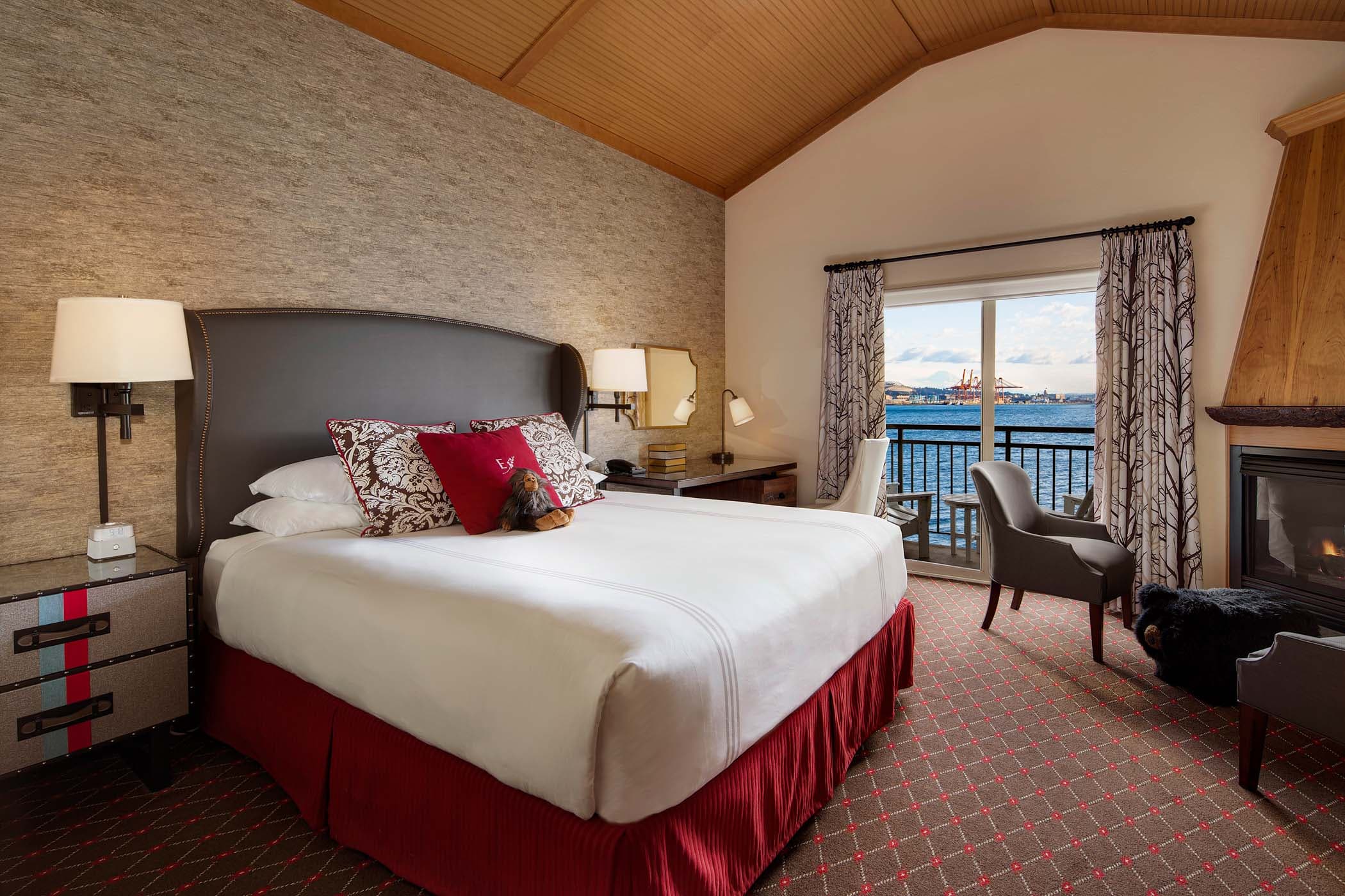 A beautiful Overwater King With Balcony at Edgewater