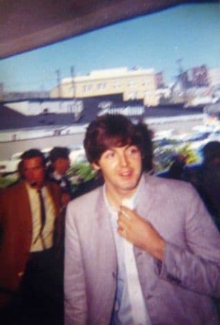 Paul McCartney arrives at Edgewater in 64
