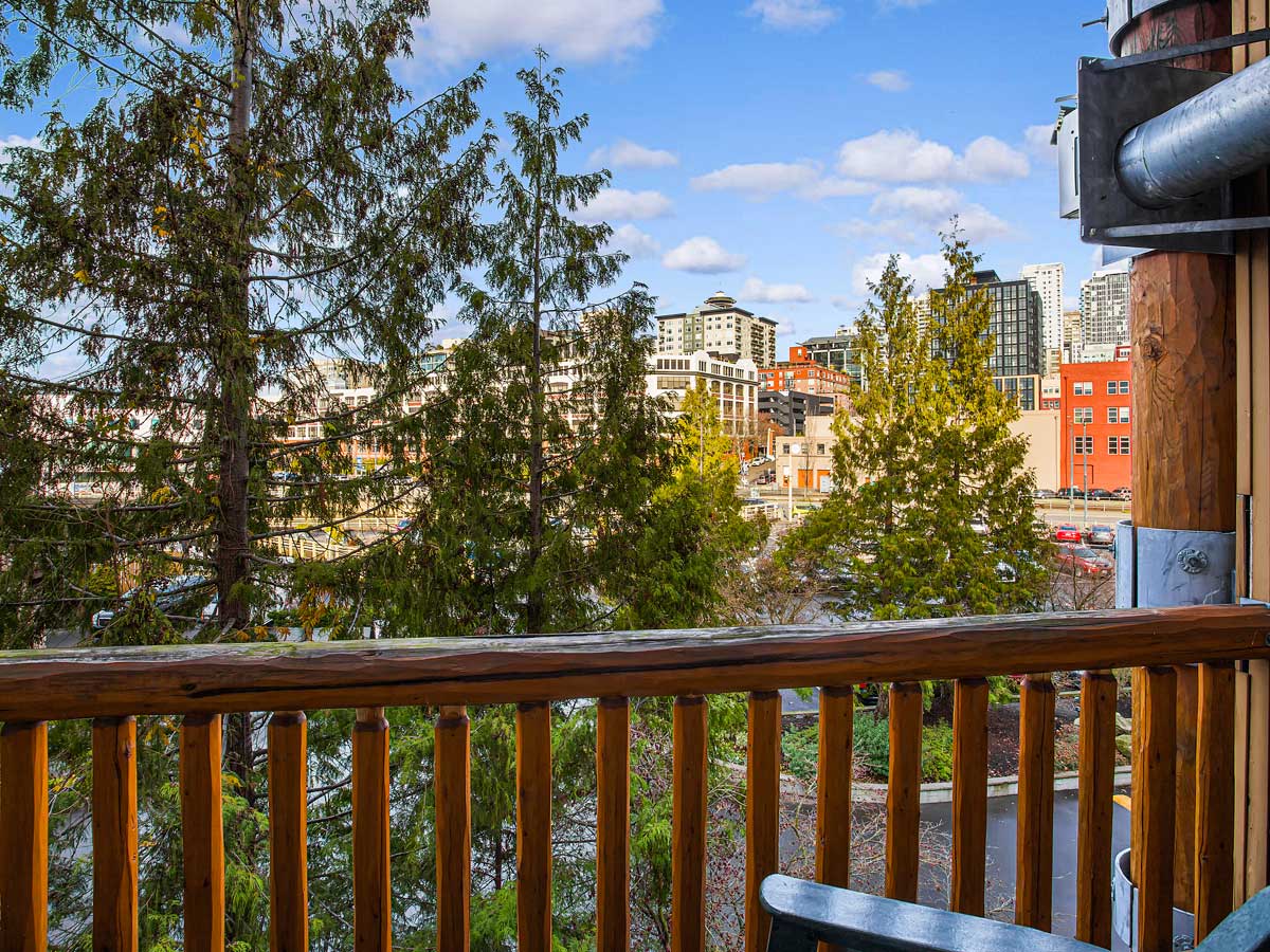 Guest room balcony.