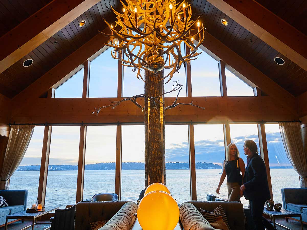 Edgewater Lobby With Large Windows Looking At The Ocean.