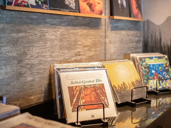 Vintage music at Easy Street