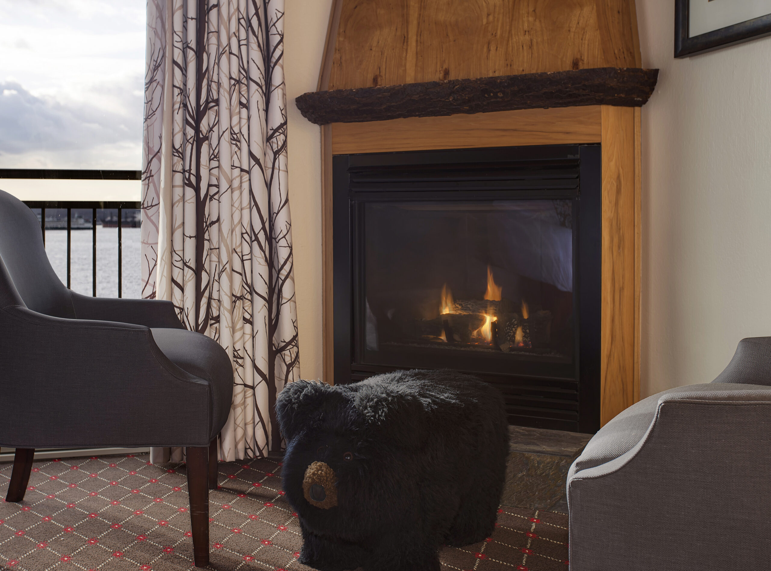 Edgewater Fireplace No Balcony